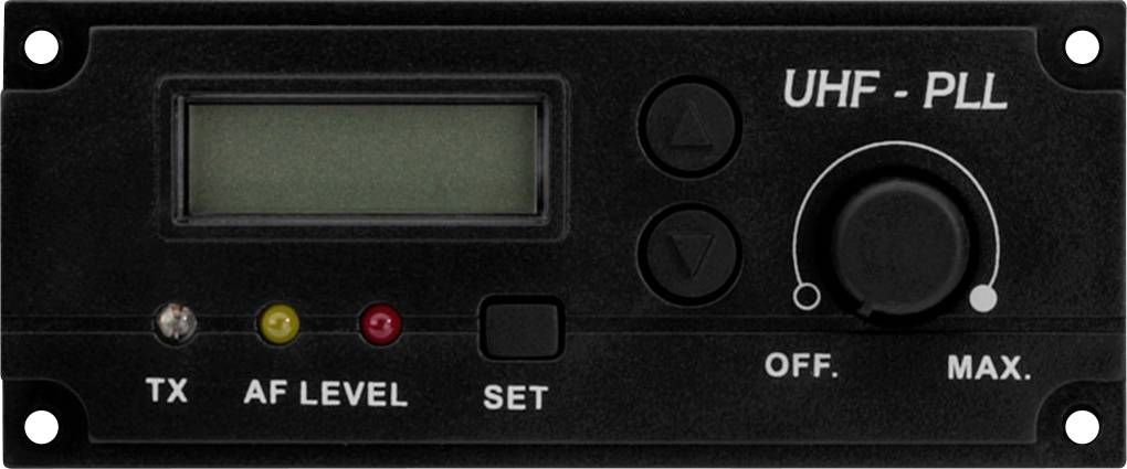 Crni upravljački panel UHF-PLL odašiljača s LCD zaslonom, dvije tipke, okretnim regulatorom i tri LED diode. Označen natpisima 'TX', 'AF LEVEL', 'SET'.