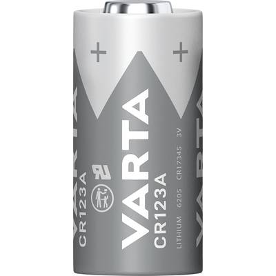Srebrna Varta litij-baterija CR123A sa '+/-' simbolima i sigurnosnim oznakama; 3V napon, podesna za kamere i elektroničke uređaje.