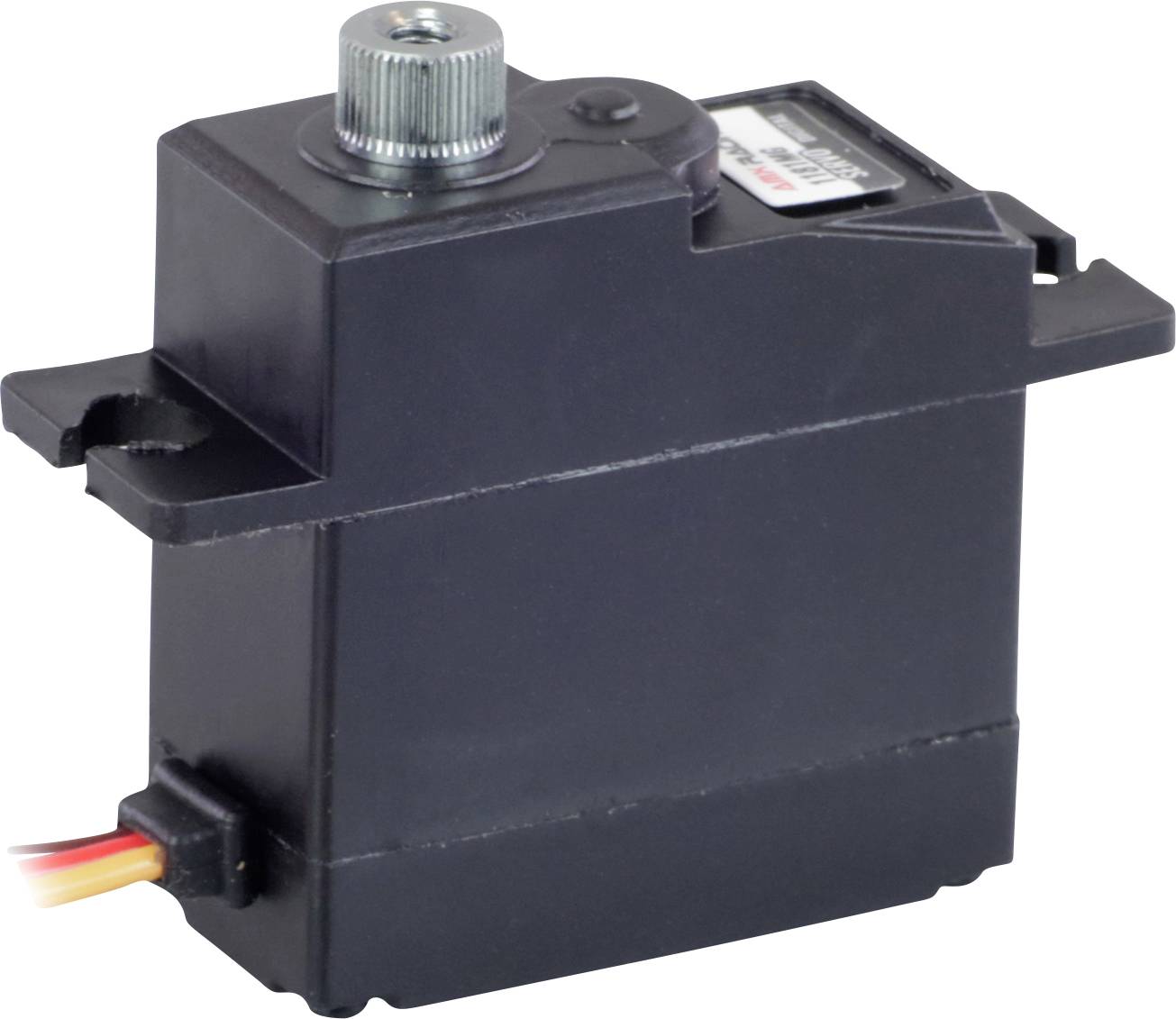 Crni servo motor s nekoliko kabelskih priključaka na lijevoj strani.