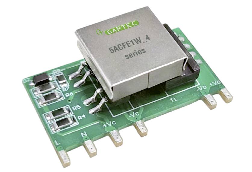 Tiskana pločica s elektroničkom komponentom, natpis 'GAPTEC 5ACFE1W 4 series', zelena pločica s više spojeva.