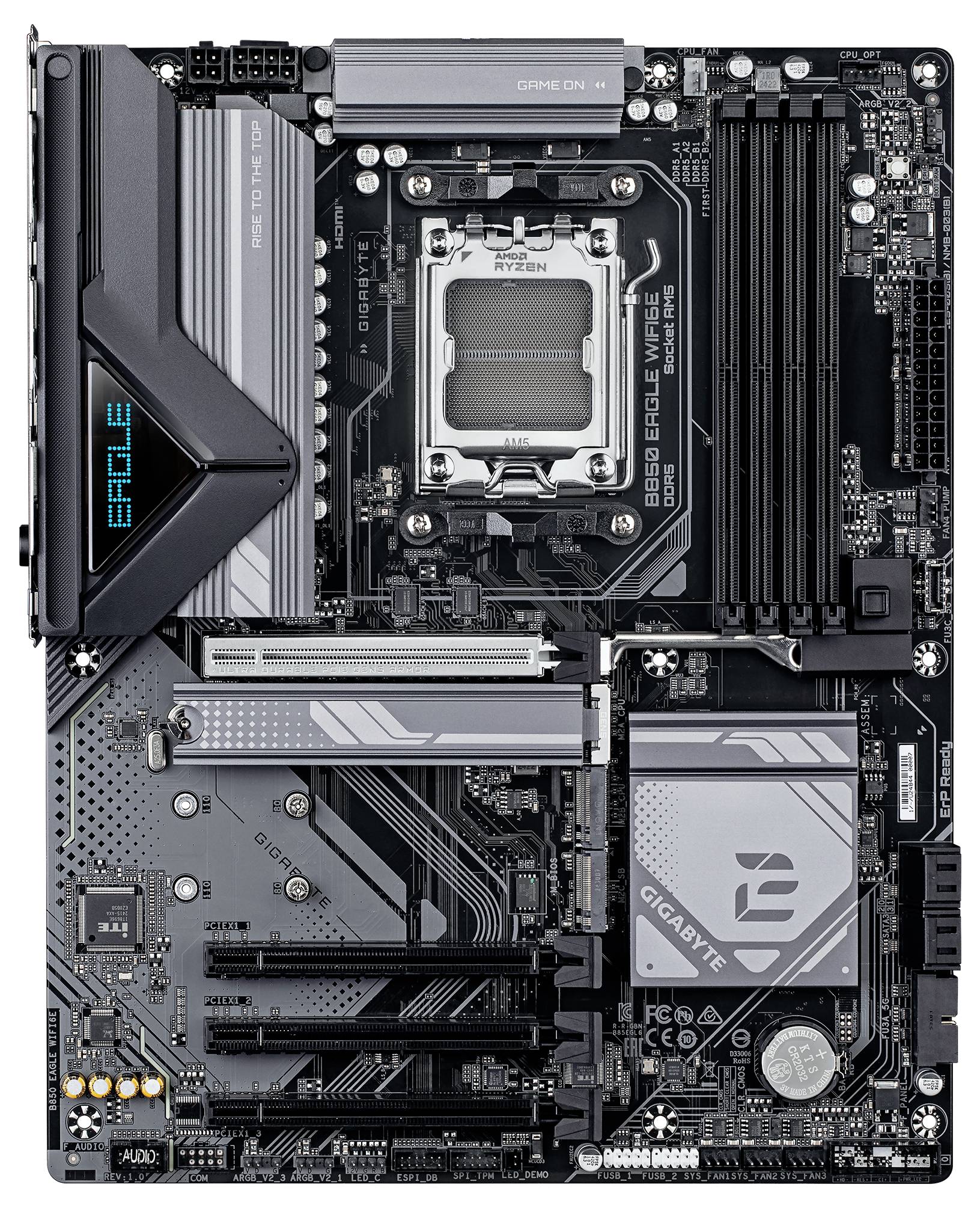 Računalna matična ploča s nekoliko PCIe utora, utora za RAM i CPUSocketom u sredini. Vidljiv logotip proizvođača.