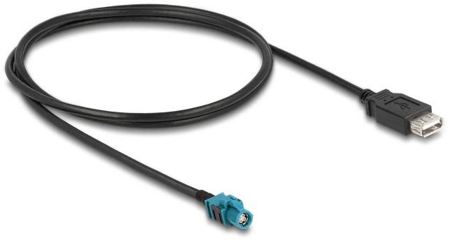 Crni kabel s USB utikačem na jednom kraju i plavim Fakra utikačem na drugom kraju, za povezivanje uređaja.