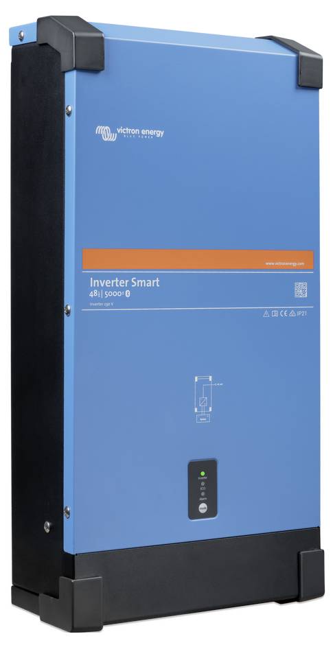 Plavi solarni inverter s natpisom 'Inverter Smart 48/5000'. Uređaj kompanije 'Victron Energy', namijenjen pretvorbi solarne energije.