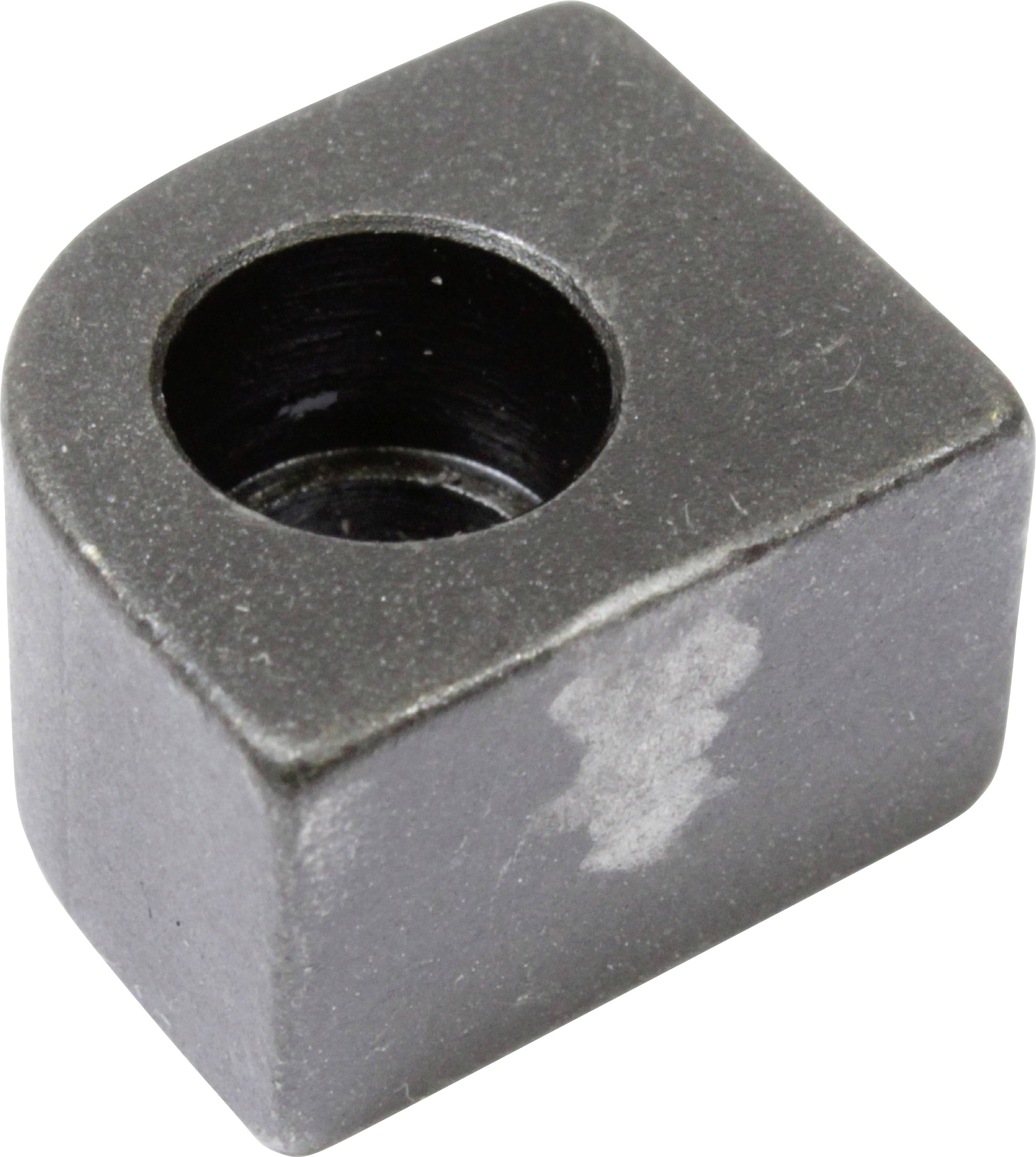 Metalna kocka s kružnim udubljenjem na gornjem dijelu, vjerojatno namijenjena tehničkim ili mehaničkim primjenama.