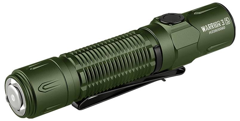 Ručna svjetiljka zelene boje s rebrasto oblikovanom ručkom i bočnim prekidačem, model 'Warrior 3S'.
