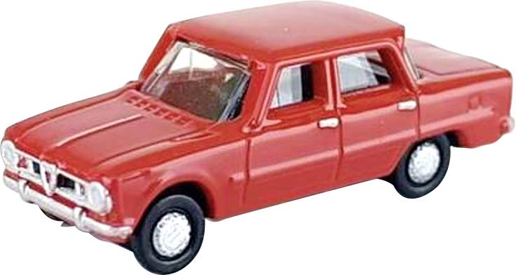 Crveni igračkasti automobil u obliku klasičnog Alfa Romea, bočni pogled.