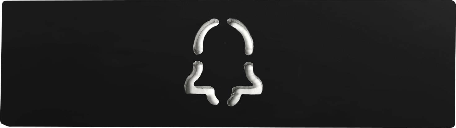 Crna pozadina sa srebrnom ikonom zvona u sredini.