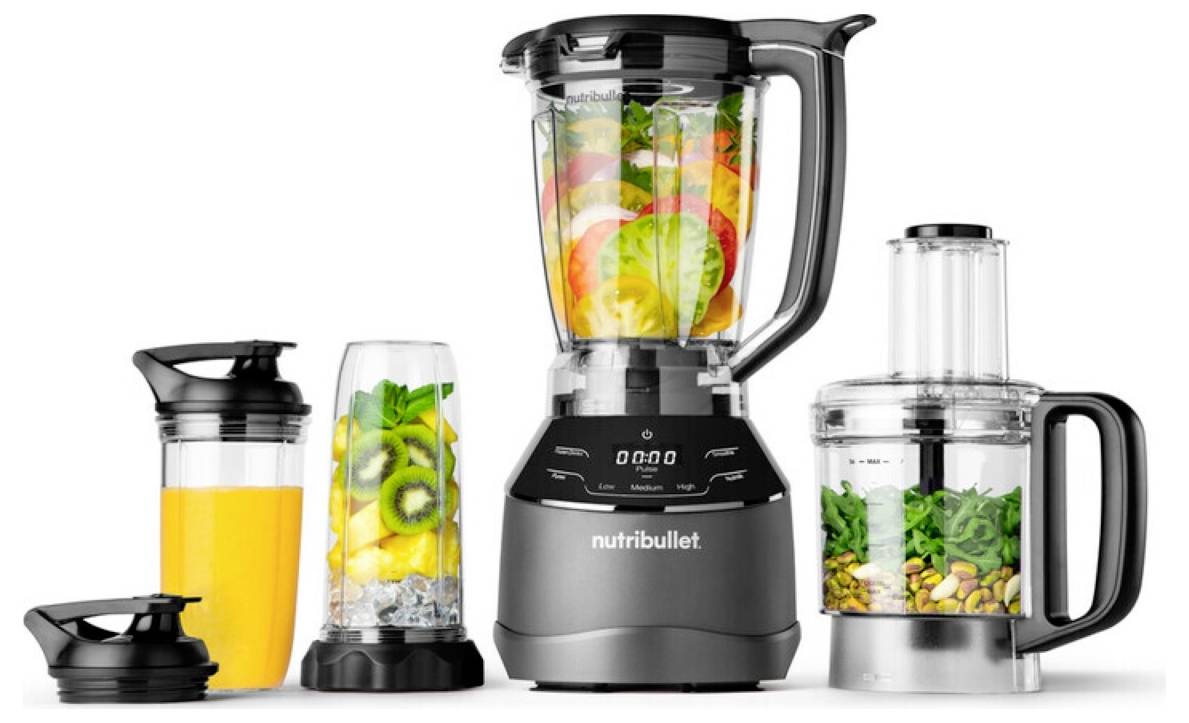 Set kuhinjskih aparata uključuje blender s voćem i povrćem, manji procesator s orasima i zelenim namirnicama te bočicu za sok.