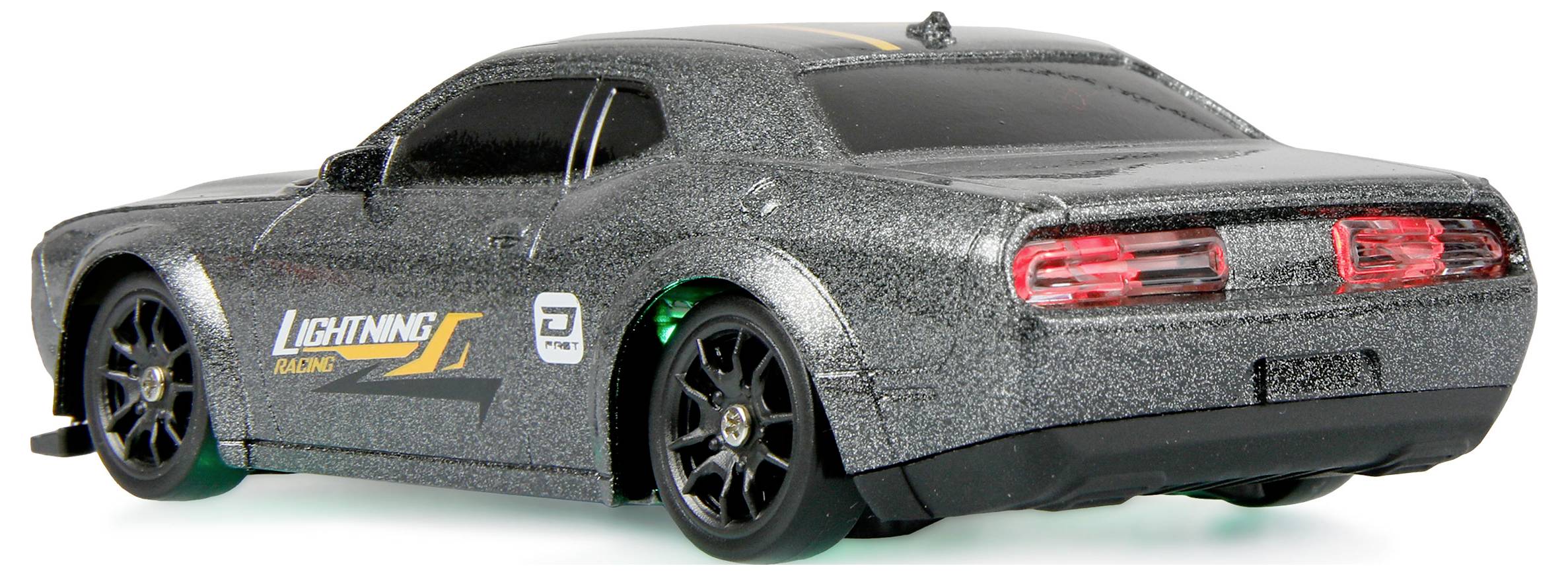 Mali, detaljan model automobila s metalnim sjajem, koji ima naljepnicu 'Lightning Racing'. Automobil je prikazan iz stražnje i bočne perspektive.