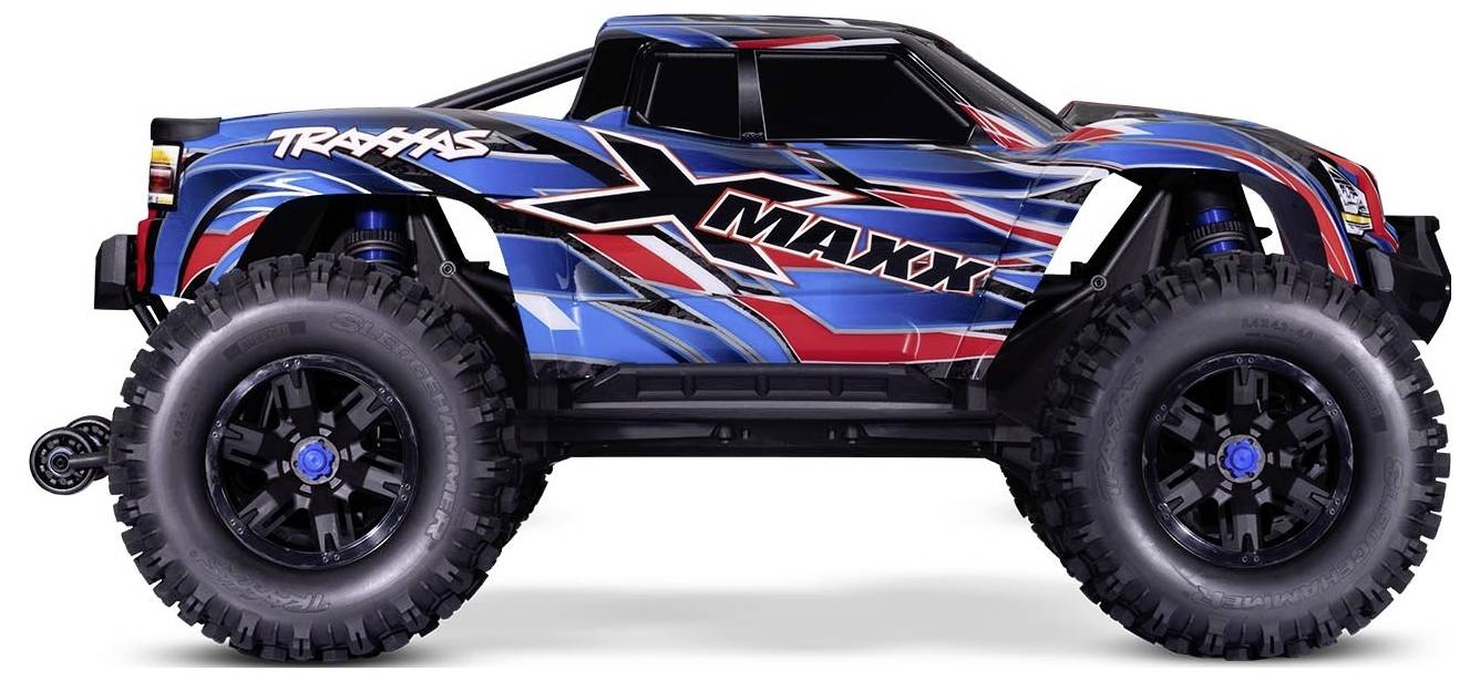 Plavi i crveni daljinski upravljani monster truck s velikim gumama i natpisom 'X-Maxx' istaknutim na boku.