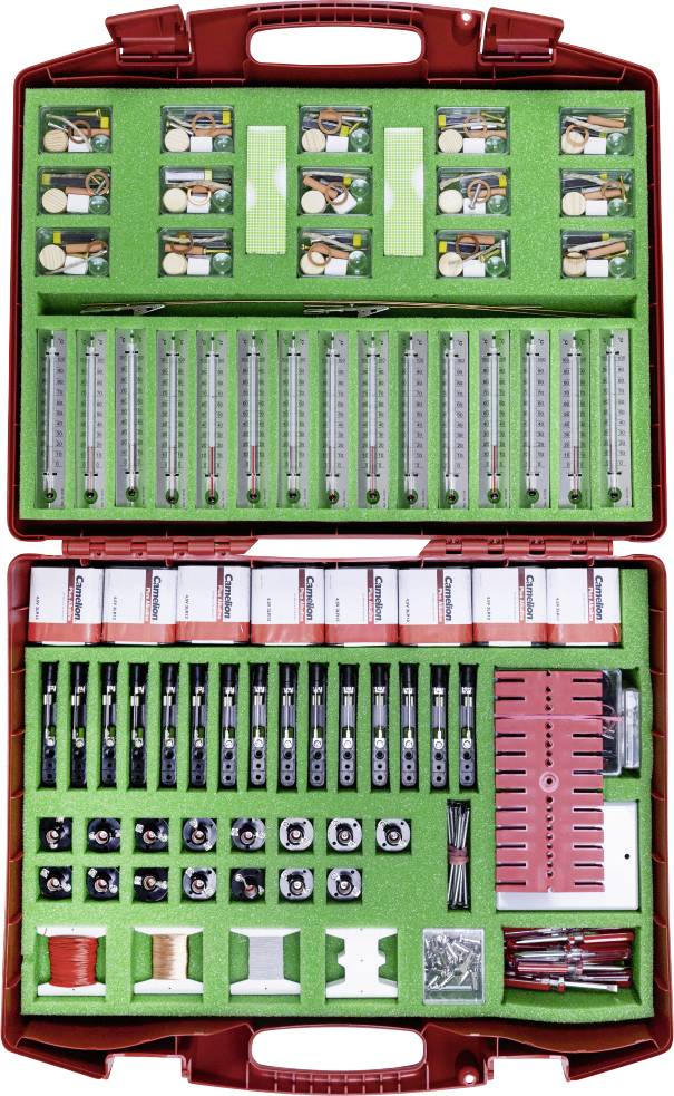 Crveni plastični kofer otvoren kako bi prikazao skup organiziranih elektroničkih komponenti, uključujući žice, otpornike i male elektroničke ploče.