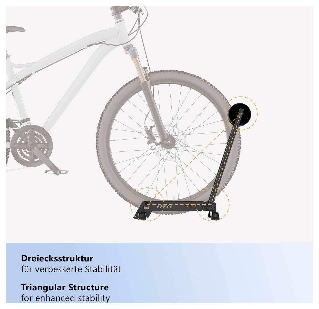 'Biciklistički kotač podržan trokutastom konstrukcijom stalka za poboljšanu stabilnost.'
