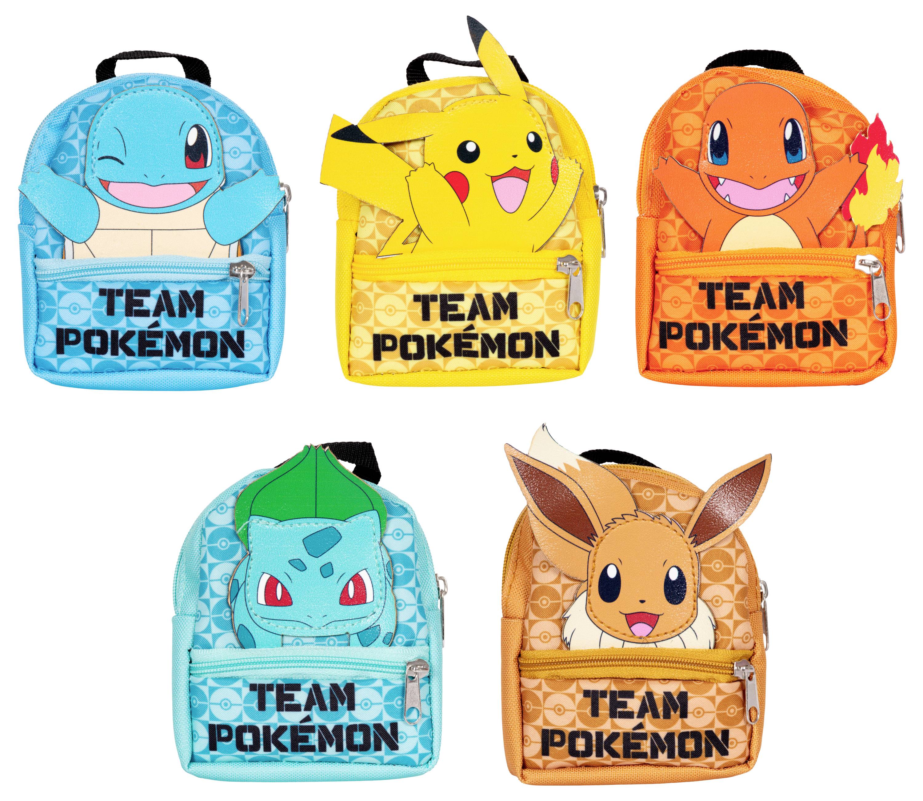 Šarene prtljage sa likovima iz 'Pokémona'. Dizajni uključuju Squirtlea, Pikachia, Charmandra, Bulbasaura i Eveea.