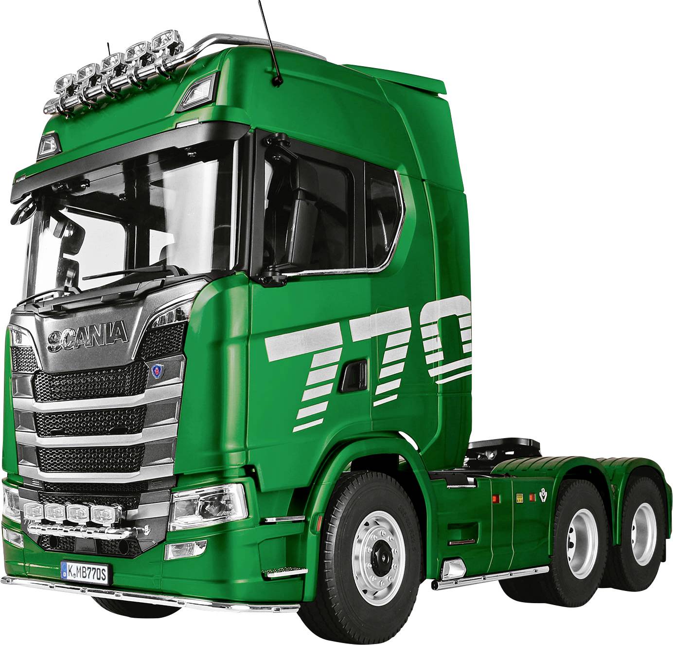 Zeleni Scania kamion s naljepnicom '770' na boku, prikazan sprijeda s dijelom kabine. Kamion ima kromne detalje i dodatna svjetla na vrhu.