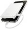 Prijenosna powerbank je povezana na pametni telefon, koji na ekranu prikazuje 90% napunjenosti. Powerbank je označen oznakom 'EcoFlow'.