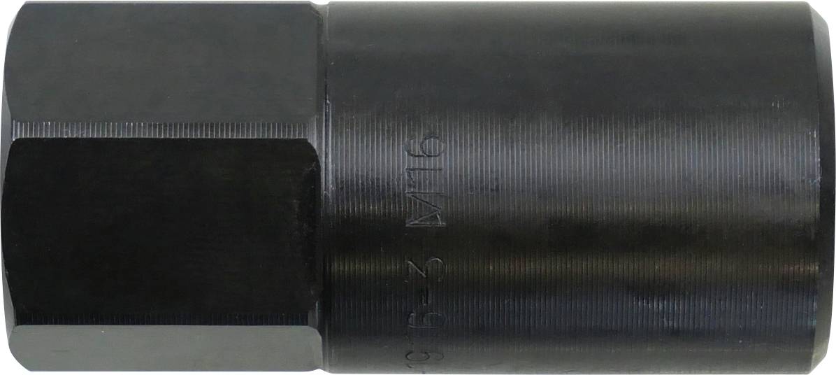 Crna cilindrična metalna matica sa heksagonalnim krajem, korištena za učvršćivanje točkova na vozilima.