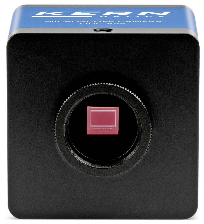 Snimak s bliza KERN mikroskopske kamere, sa kvadratnom lećom u sredini i plavim vrhom na kojem je ispisan 'KERN MICROSCOPES CAMERA DC'.
