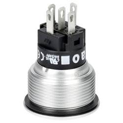 Metalni pritiskni prekidač s okruglom bazom, opremljen s više terminalnih pinova na vrhu, dizajniran za električne veze.