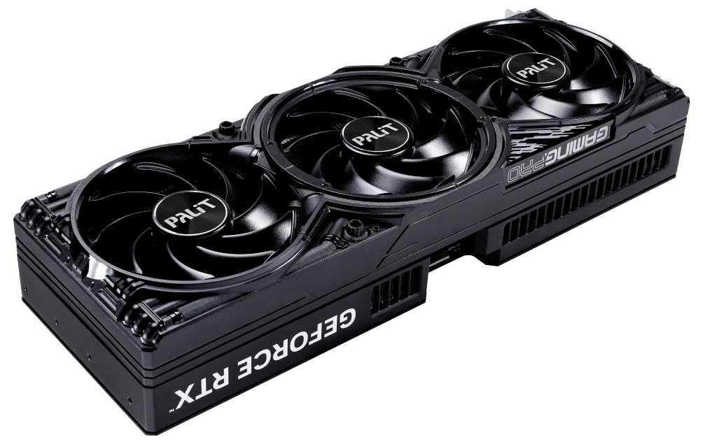 Crna Palit GeForce RTX grafička kartica sa tri rashladna ventilatora na bijeloj pozadini.