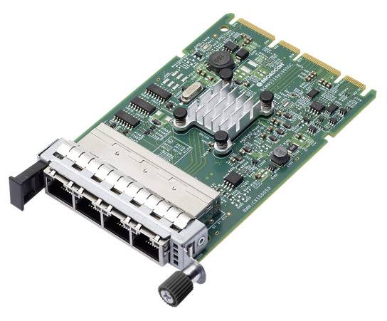 Mrežna kartica s četiri Ethernet porta i hladnjakom na zelenoj pločici tiskane ploče