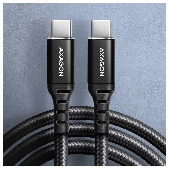 Dva crna AXAGON USB-C kabela s pletenом zaštitom prikazana uspravno na plavoj pozadini