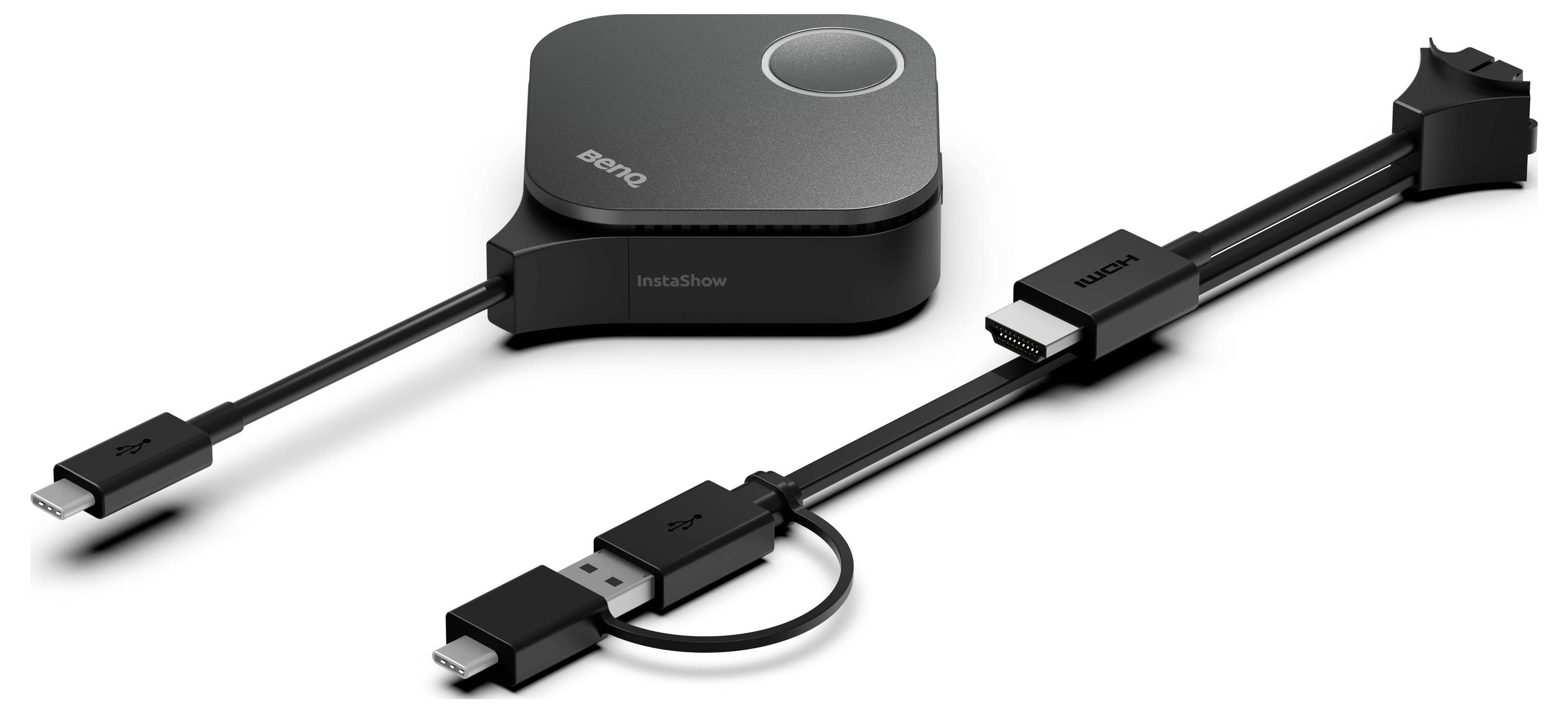 Kompaktan crni USB-C hub/utakmica s okruglim gornjim gumbom, prikazan s priloženim kablom i dva odvajiva adapter kablom na bijeloj pozadini.