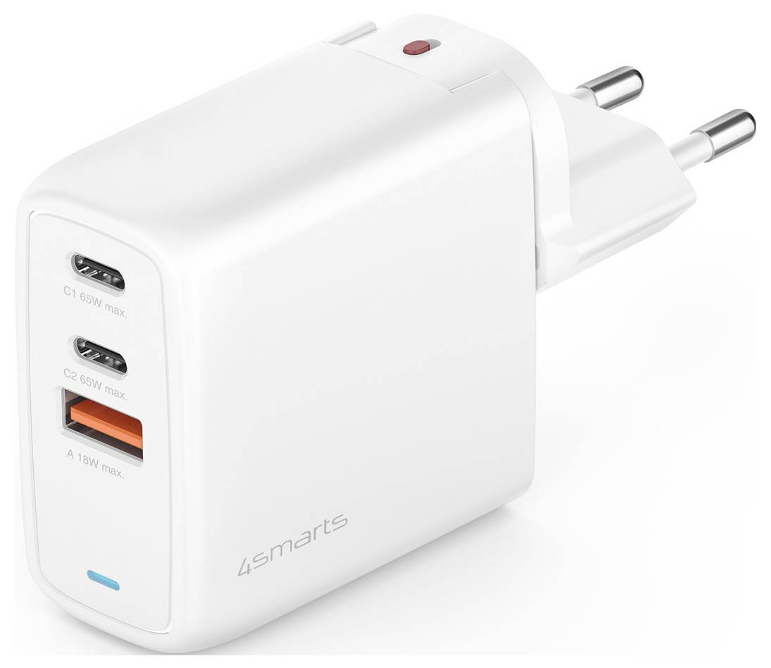 Bijeli 4smarts USB zidni punjač sa dva USB-C porta i jednim USB-A portom, EU utikač sa dva pina, crveni indikator dugme.