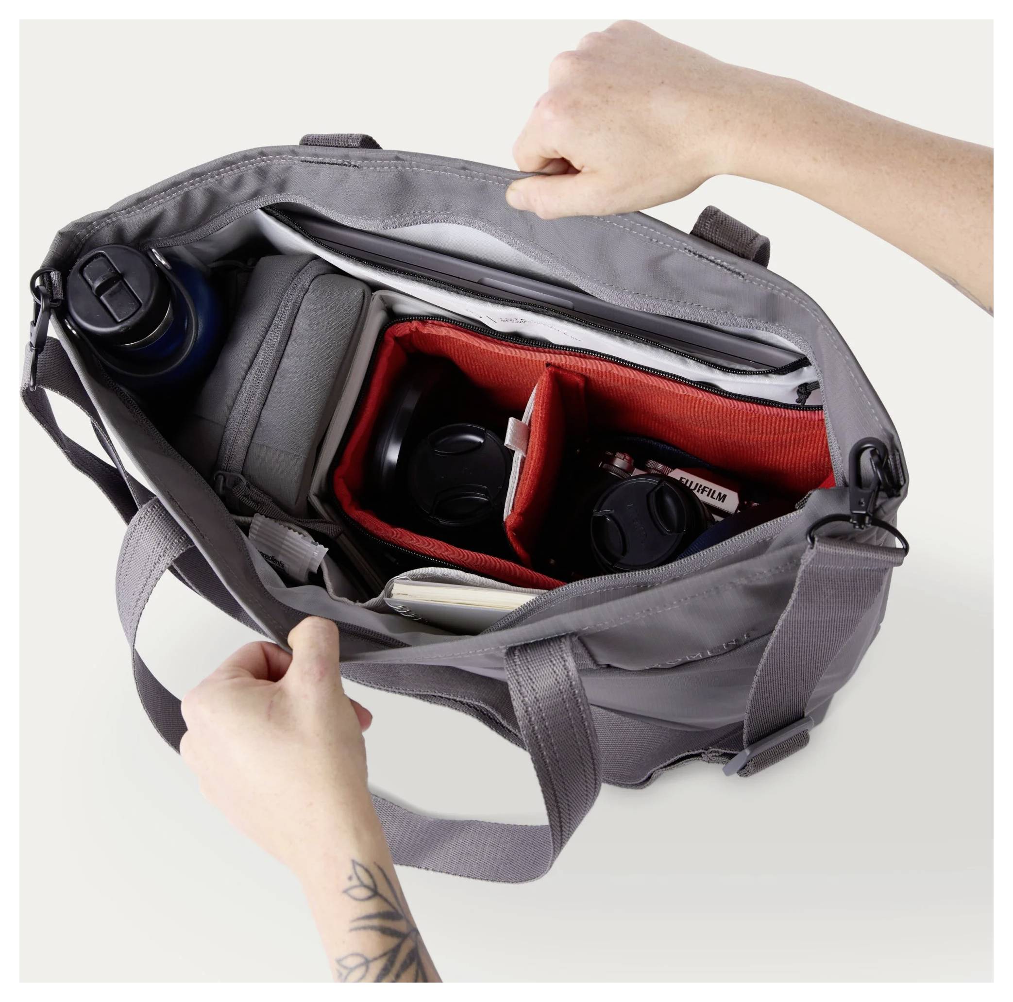 Moment Moment Everything Travel Tote 19L Grey putna torba pretinac za prijenosno računalo, vodootporna-3