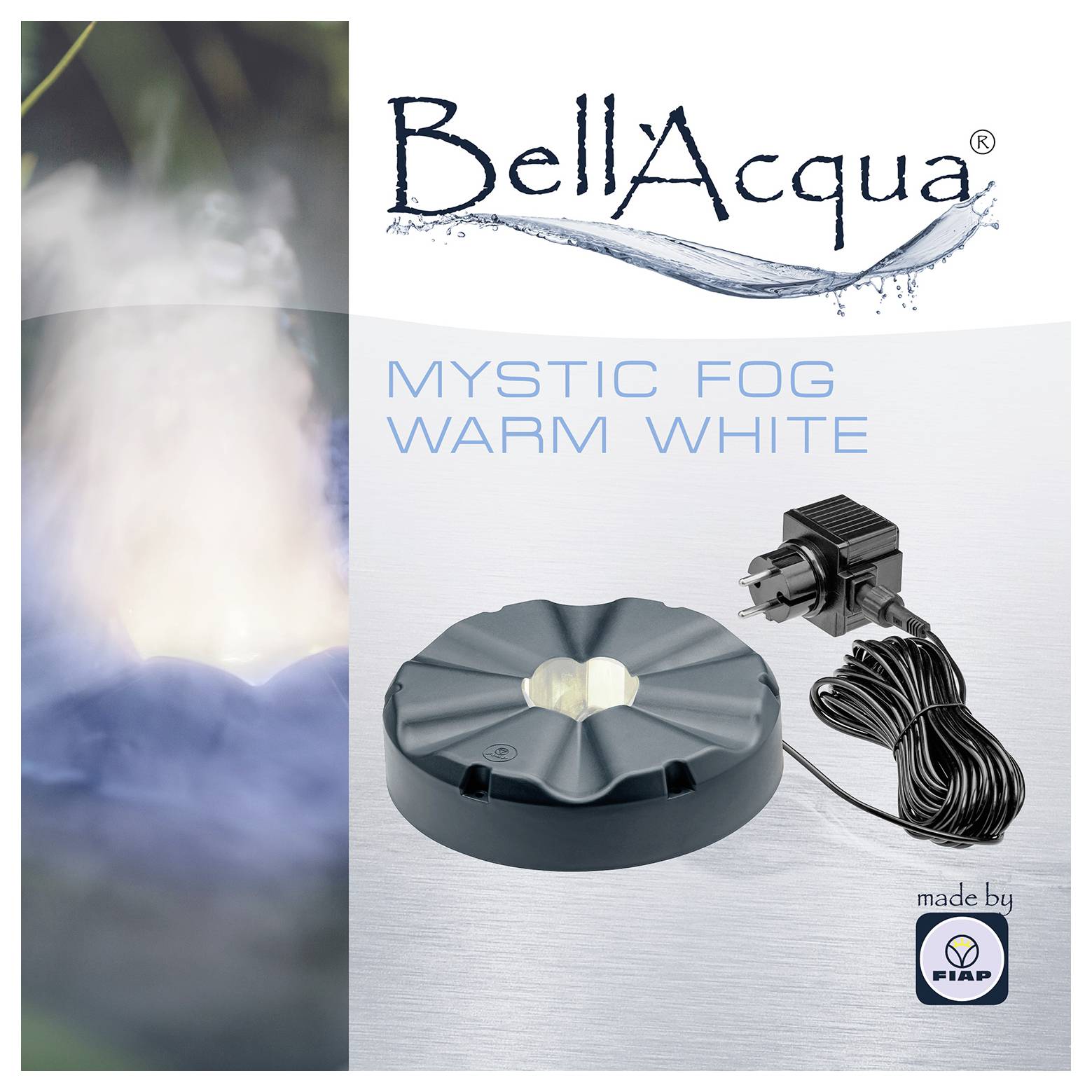 Skup proizvoda BellaAcqua 'Mystic Fog Warm White' za vodeni element sa svjetlom i pumpom, koji prikazuje efekt sjajne maglene fontane te uključenu okruglu jedinicu, adapter za napajanje i kabel.