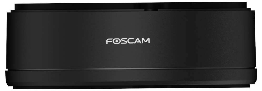Crna sigurnosna kamera FOSCAM ili DVR uređaj prikazan frontalno s nazivom marke centriran na kučištu.