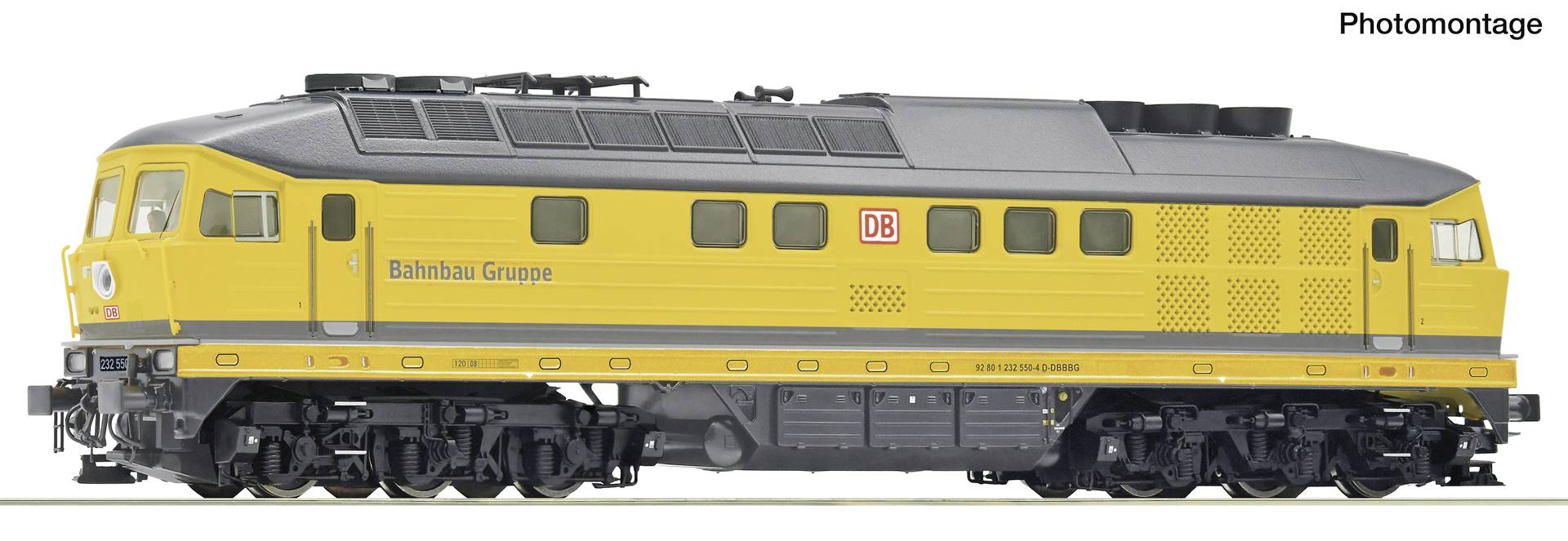 Žuto-siva diesel lokomotiva Bahnbau Group prikazana u bočnom pogledu, označena DB logotipom i natpisom 'Bahnbau Gruppe'.