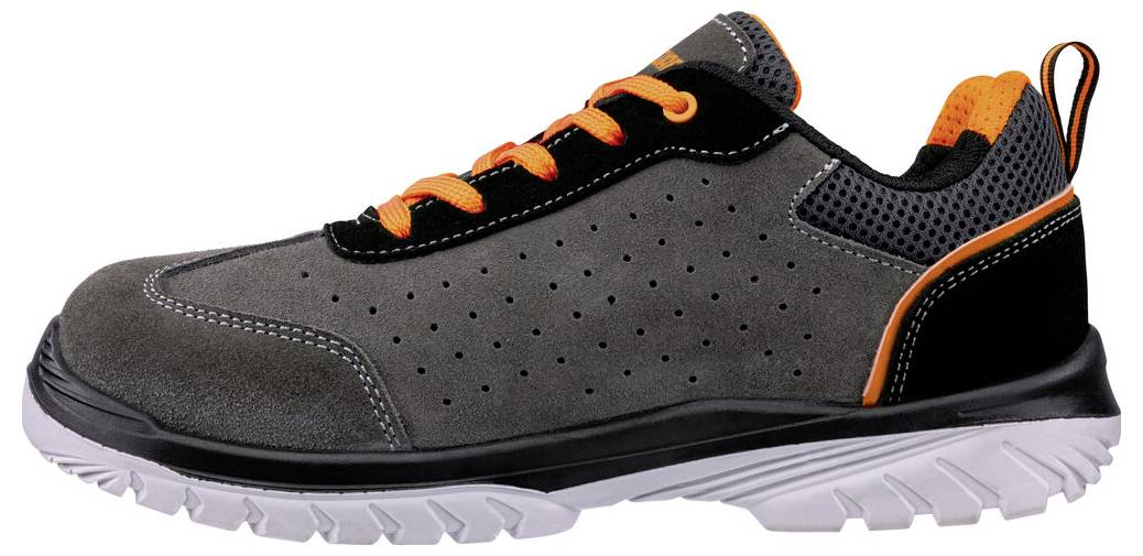 Crna i siva sigurnosna tenisica s narančastim akcentima, prikazana u bočnom pregledu na bijeloj pozadini.
