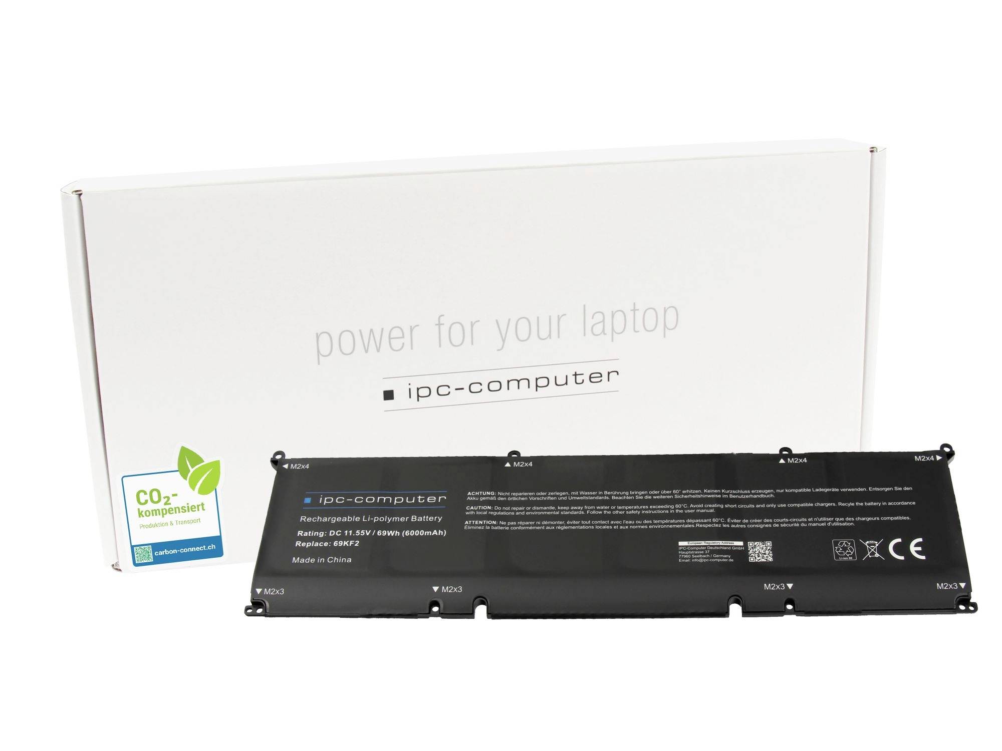 Zamjenska baterija za prijenosno računalo u crnoj boji ispred bijele kutije označene s "power for your laptop" i "ipc-computer", sa zelenom naljepnicom "CO-kompensiert".