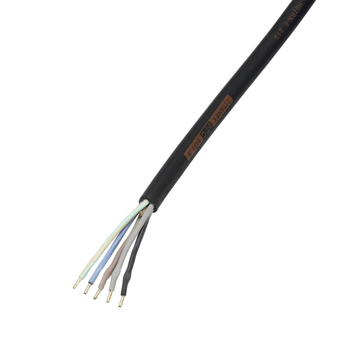 Crni kabel s pet izloženih obojenih žica na presječenom kraju, prikazan dijagonalno na bijeloj pozadini.