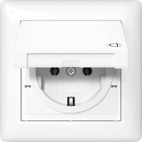 Bijela zidna električna utičnica s zaštitnim poklopcem i ikonom priključka, prikazujući europski stil utičnice na kvadratnoj ploči.