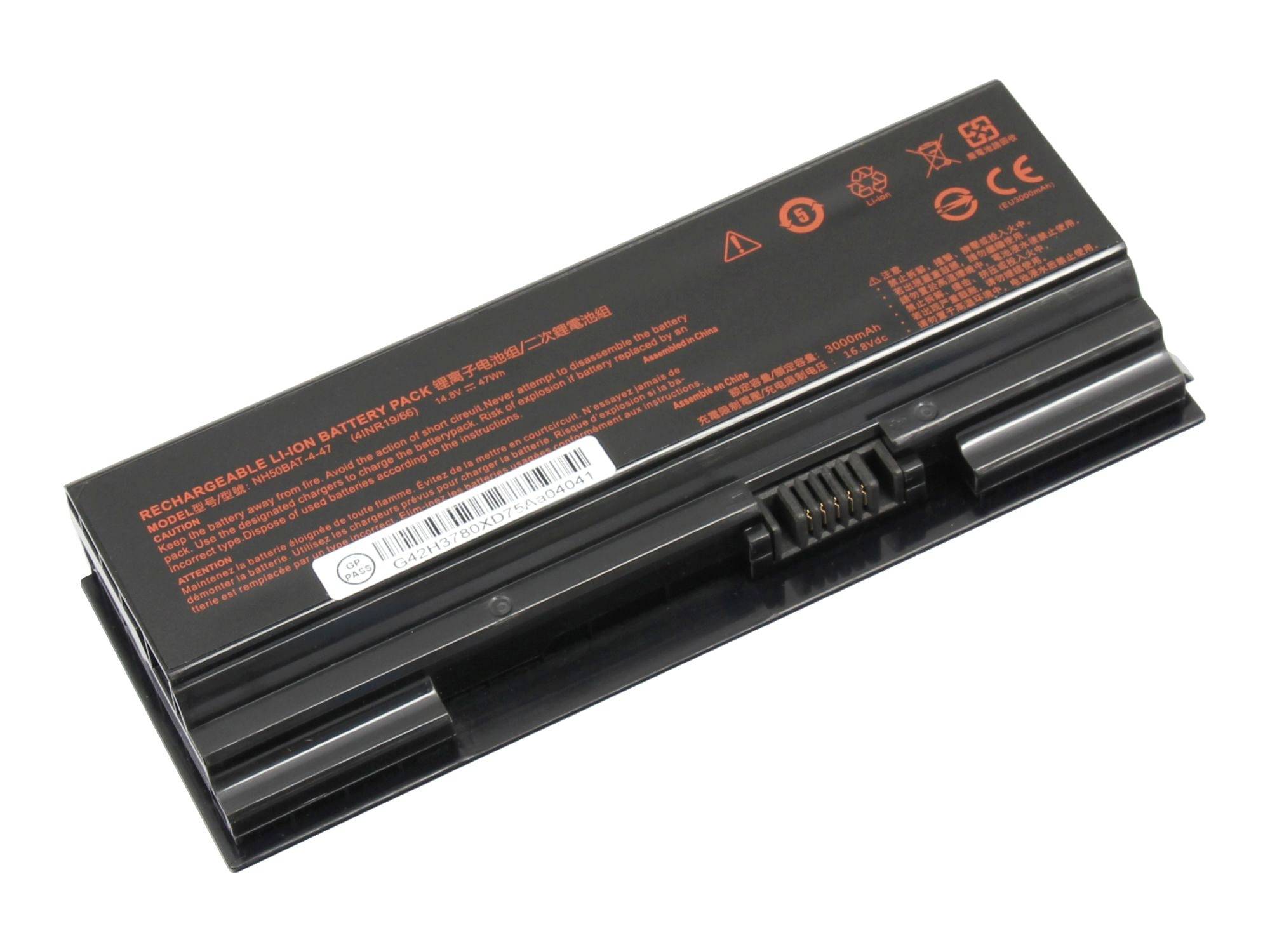 Crna punjiva baterija za prijenosno računalo sa narančastim označavanjem i kontaktima konektora na bijeloj pozadini.