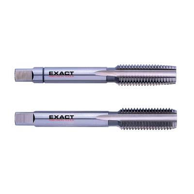 Dva srebrna narezna svrdla s natpisom 'EXACT PRECISION TOOLS' na svakoj drški. Gore standardni, dolje s dizajnom spiralnog utora.