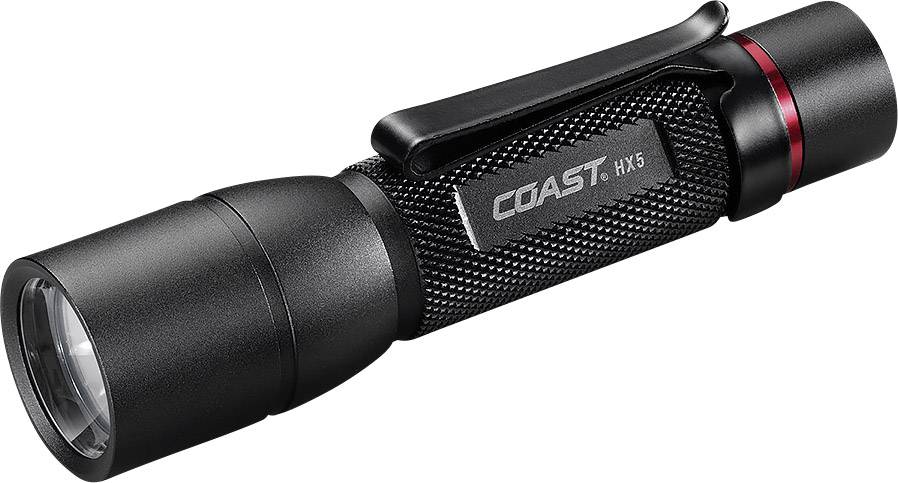 Crna baterijska svjetiljka s kopčom i crvenim prstenom, na kojoj piše 'COAST HX5'. Ima nazubljenu površinu za bolji grip.