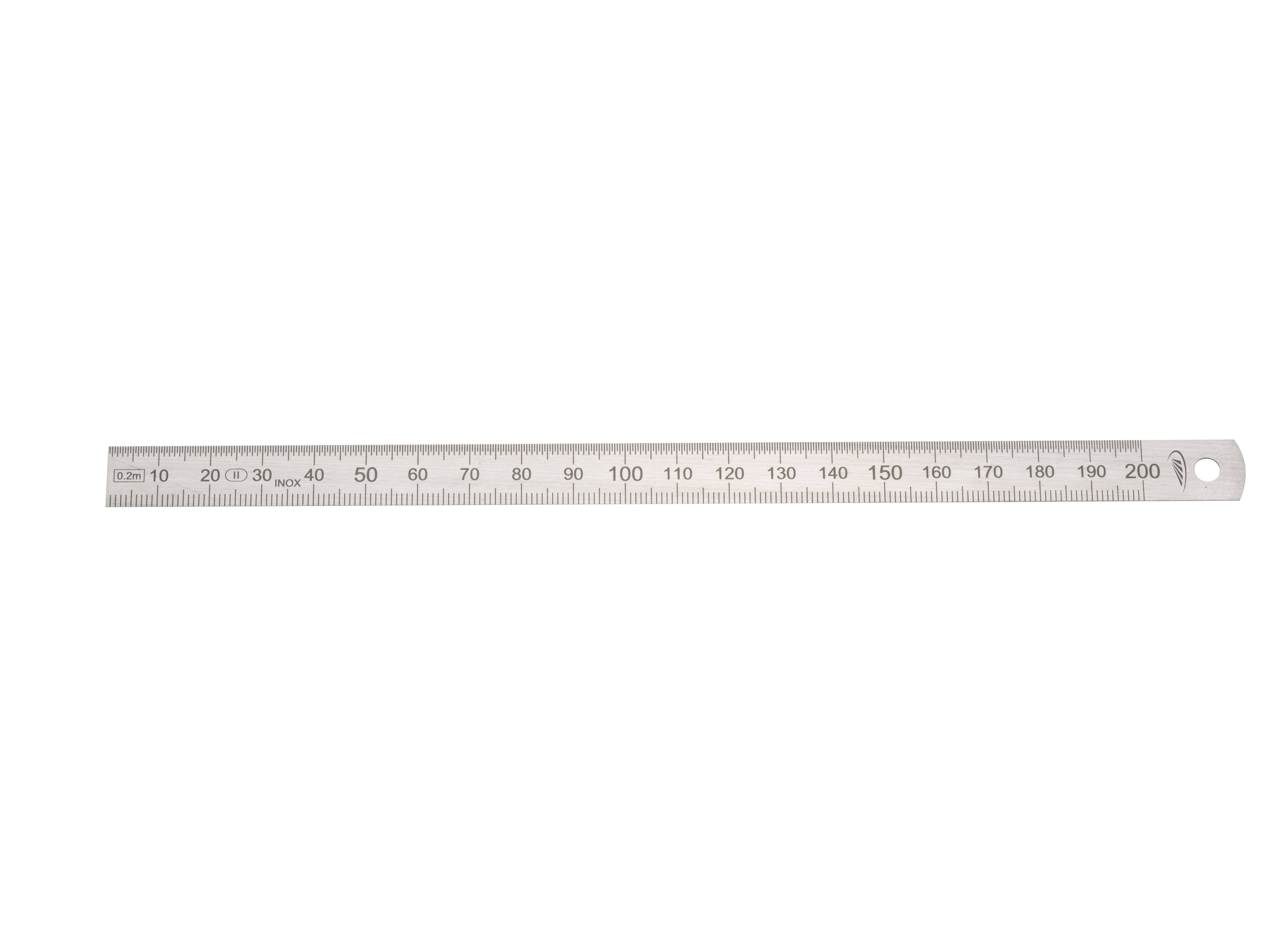 Metalno ravnalo dugo 200 cm s oznakama milimetara i centimetara.