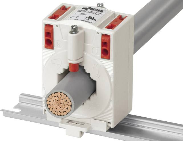 Strujni transformator obuhvaća debeli kabel na metalnoj šini.