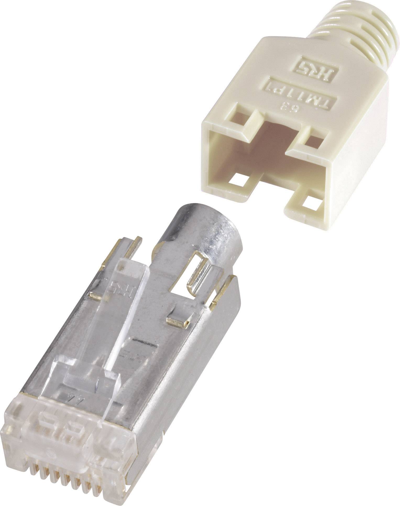 Metalni RJ45 utikač leži pored bež plastičnog kućišta koje služi kao poklopac kabela.