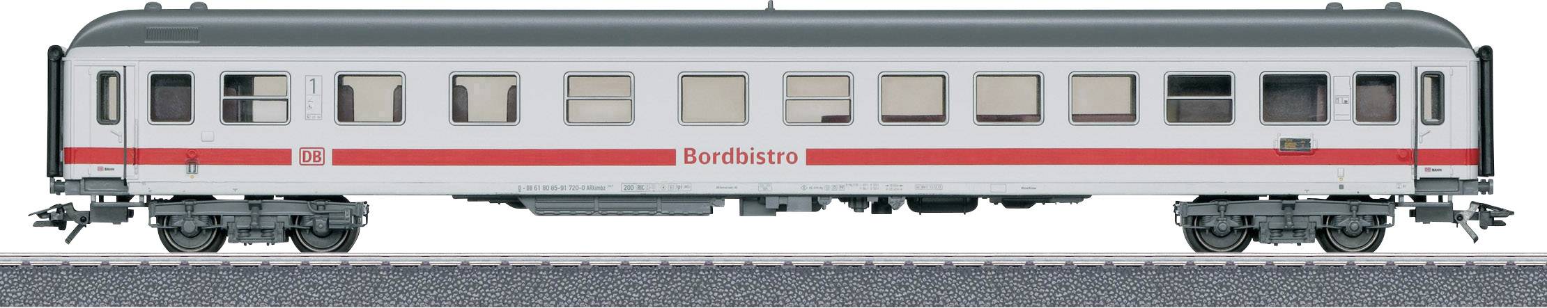 Bijeli željeznički vagon s crvenom trakom i natpisom 'Bordbistro', postavljen na tračnice.