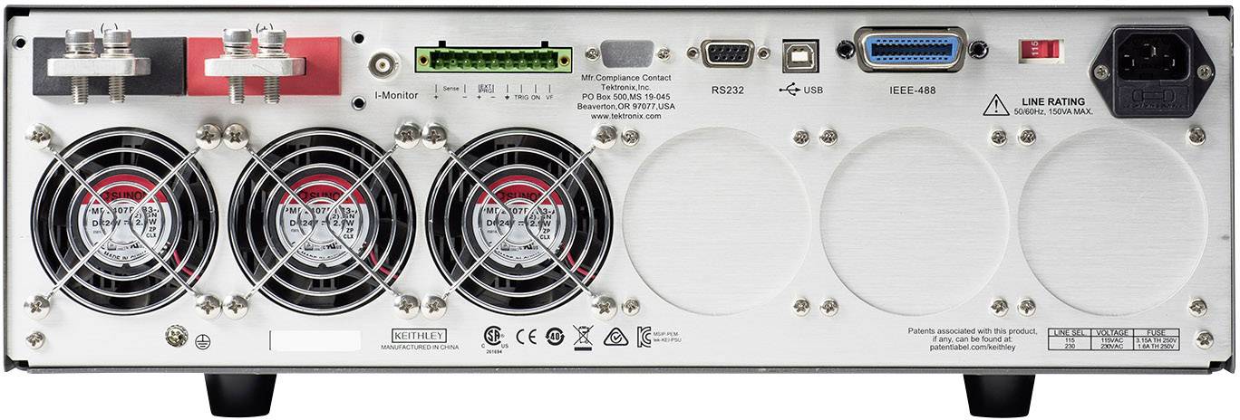 Stražnja strana elektroničkog uređaja s četiri ventilatora, nekoliko priključaka za RS232, USB i Ethernet, te mrežnim priključkom.