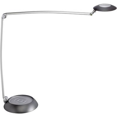 Srebrna, moderna stolna lampa s podesivom rukom i okruglim sjenilom na bijeloj pozadini.