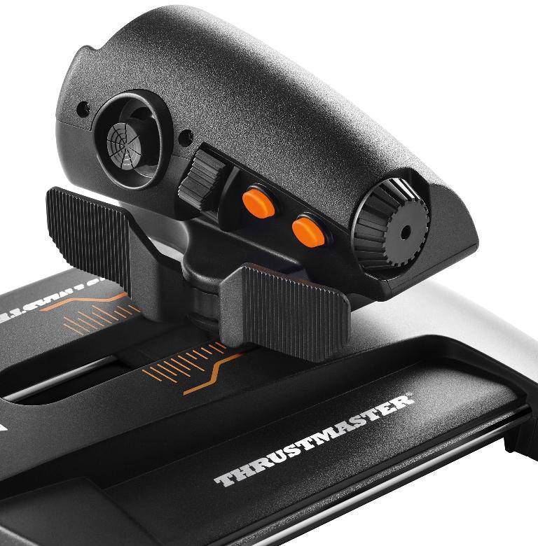 Crni Thrustmaster joystick s narančastim tipkama i okretnim gumbom. Pogodan za upravljanje u simulatorima ili igrama.