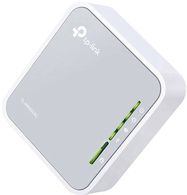 Mali bijeli TP-Link WLAN usmjerivač s prednjom stranom u sivoj nijanci. Usmjerivač ima nekoliko LED dioda za indikaciju mrežnih povezivanja.