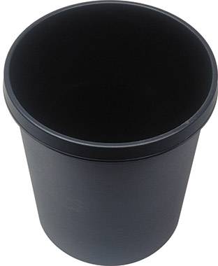 Iz ptičje perspektive vidljiv je prazan, crni plastični kanta za smeće.