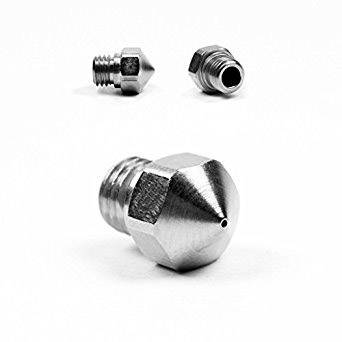 Metalne mlaznice za 3D printer različitih veličina, prikazane na bijeloj pozadini. Mlaznice imaju cilindrični navoj.