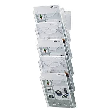 Zidni nosač sa nekoliko prozirnih pretinaca koji drže brošure s natpisom 'helit', postavljene u pet vertikalnih redova.