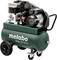 Kompresor na kotačima s Metabo logotipom, model Mega 350-50 W. Crni motor i zeleni spremnik, pogodan za upotrebu alata.
